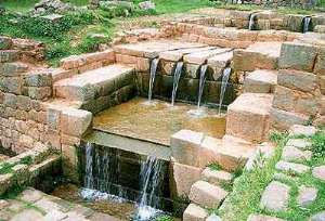 complejo de terrazas y fuentes